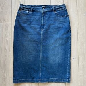 GAP Classic Denim Midi Skirt in Blue Size 14 Tall